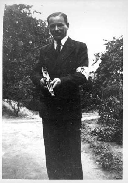 Брюссель, Бельгия, 1943. Роджер Д. Кац, участник еврейского подполья.