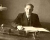 Каунас, Литва. Доктор Эльханан Элькес, глава юденрата, у себя в кабинете.