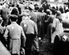 Одесса, Украина, октябрь 1941. Евреи, отмеченные шестиконечными звездами, в очереди на регистрацию.