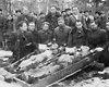 Похороны двух партизан в лесу, 15/12/1943.