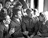 Подмандатная Палестина, 1944. Европейские беженцы, прибывшие через Тегеран, встречаются с еврейскими солдатами.