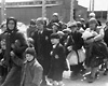Аушвиц-Биркенау, Польша, 27/05/1944. Женщины и дети на дороге, ведущей к газовым камерам.