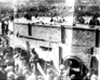 Белоруссия, 1944 год. Жители села Тростинец возле печей крематория.