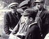 Понары, Литва, после освобождения. Сарель Нехемия, 14 лет, читает поминальную молитву Кадиш.