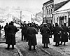 СССР, 23/06/1941. Немецкие солдаты конвоируют советских военнопленных.
