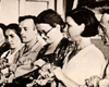 Ленинград, август 1941. Инструктаж по пользованию противогазами.

